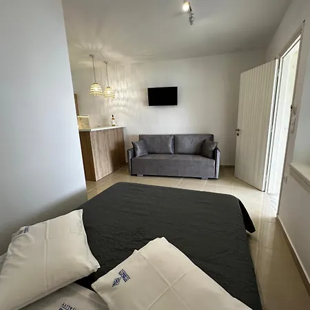 το άσπρο σπίτι Apartment *